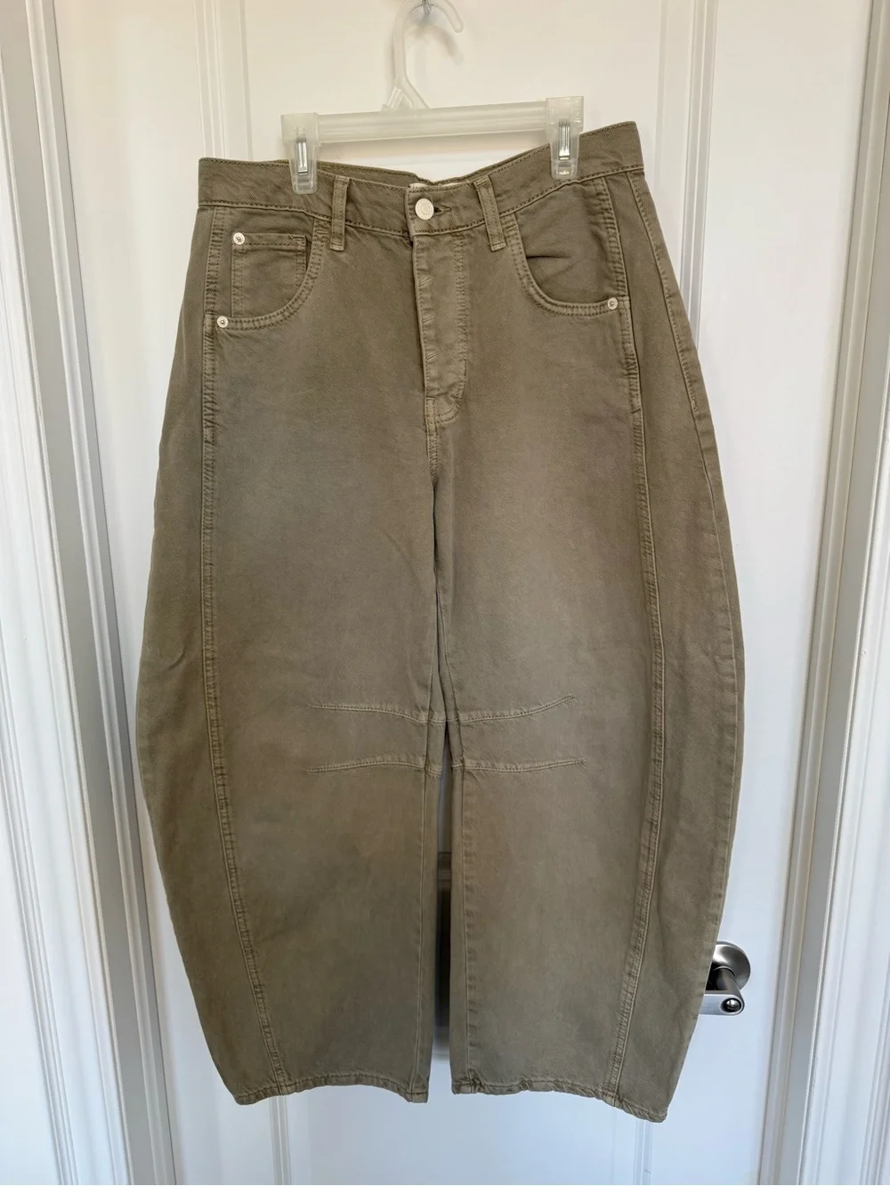 Free People- We The Free Good Luck Barrel Jeans Pants - 26 Short Fit - Picture 2 of 4